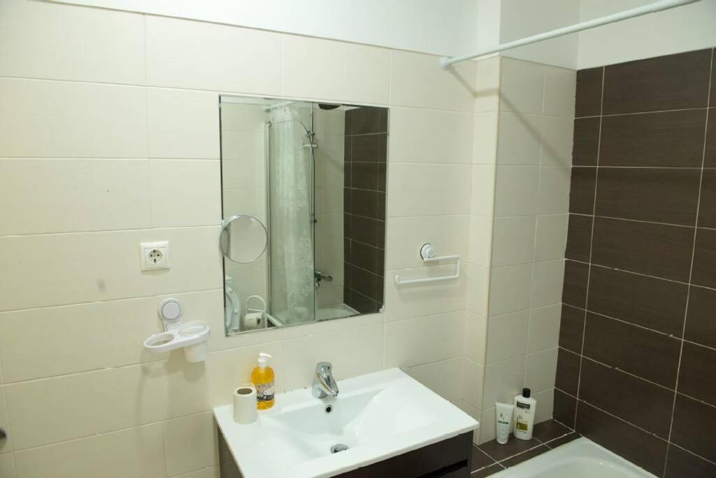 Apartamento Perto Do Centro De Lisboa Com Elevador Appartement Buitenkant foto